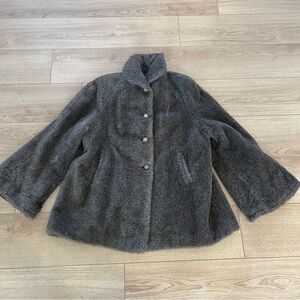 Vintage Women’s Four Button Fur Coat Bell Sleeve Size 46” Chest M/L
